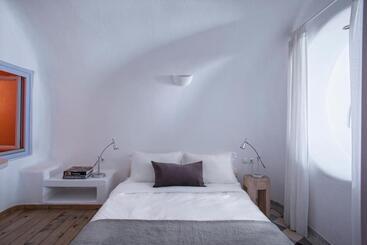 Hotell Ikastikies Suites