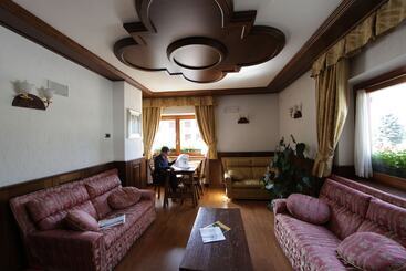 בית מלון כפרי Santa San