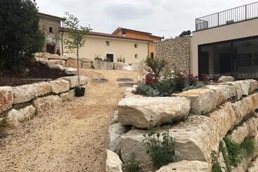 בית מלון כפרי Albergo Diffuso Sotto Le Stelle