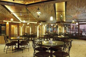 בית מלון כפרי Hari Piorko Grand New Delhi Railway Station