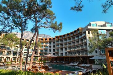 هتل Rixos Sungate, The Land of Legends Access