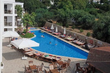 Costa Queen Resort Hotel