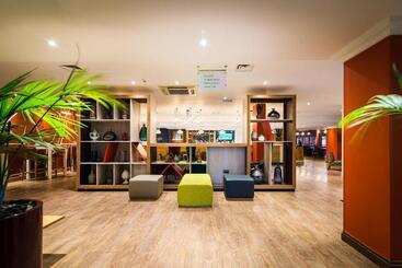 فندق Holiday Inn Stoke On Trent M6 Jct15, An Ihg