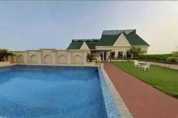 ホテル Savoy Suites Noida