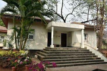 Szálloda Modi S Resort Karjat