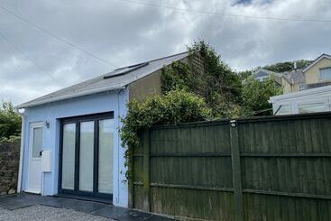 Remarkable 1bed Cottage In Mumbles Swansea