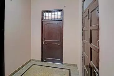 Hotel Oyo 81394 New Golden Light Guest House
