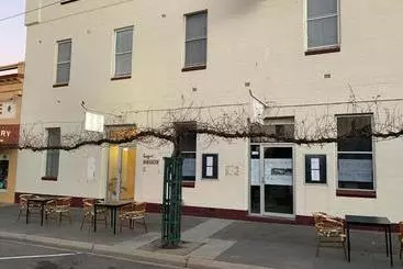 Hotel The Barkly Bistro Bar & Accommodation