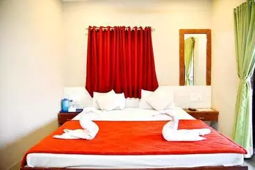 ホテル Dv Inns Farmvilla   Besides Strawberry Farms