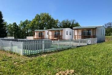 펜션 In Country Luxury Lodges