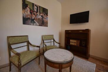 پانسیون Les Destinees