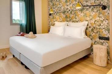 בית מלון כפרי Château Fage La Maison Des Vignes   Groupe Teritoria