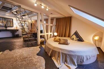 هتل Der Zauberlehrling