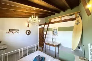 Aamiaismajoitus (B&B) Da Silva Surfcamp  3 Bettzimmer Mit Frühstück