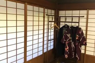 Pensió 古民家の宿勝右衛門御所