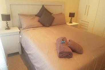 Pension 6 On Capella Guesthouse