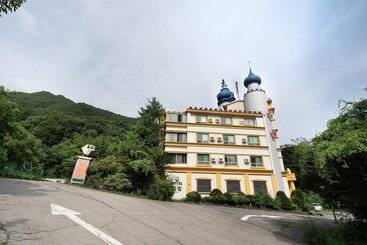 Motel Pocheon  Kingdom