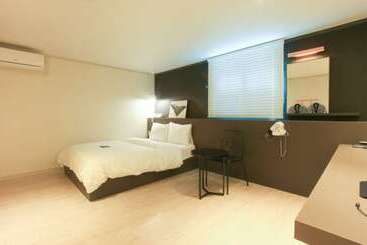 מוטל Yam Guri Sutaek