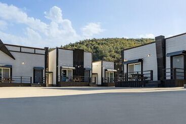 Pensiune Namhae Seven House