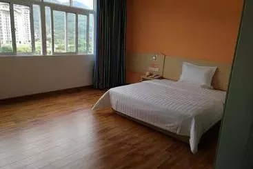ホテル 7 Days Inn Wuzhishan Yanhe South Road Branch