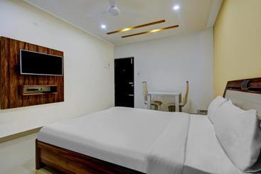 Hotel Rashi Comforts By Coastal Dine