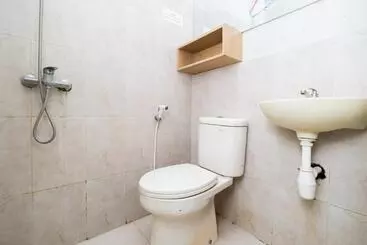 Hotel Reddoorz @ Darmo Surabaya