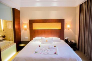 Hotel Golden Bay Resort