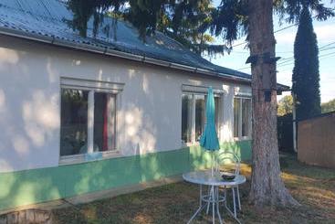 ペンション Koppány Pines Rewild Escapes   The Lodge