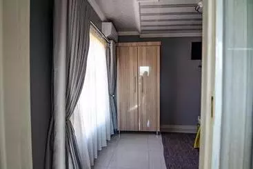 Pension House Of Sollys Guesthouse