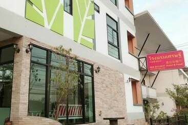 בית מלון כפרי Seth Thee Residence