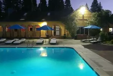 Hotelli Surrey Resort
