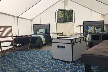 Hotelli Surrey Resort