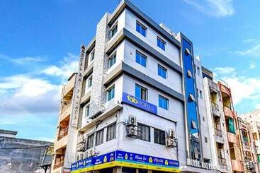 Fabhotel Raj Palace I