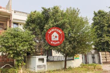 فندق Capital O 74104 The Nest Expo