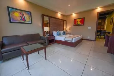 Hôtel Neugal Riverfront Resort