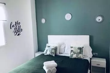 هتل آپارتمان Sunlight Málaga Centro