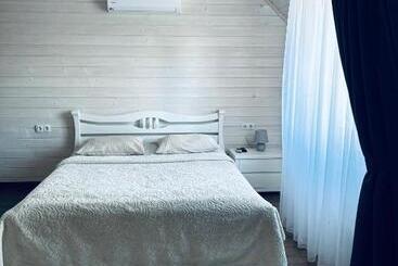 פנסיון котедж смерекова хата  пилипець