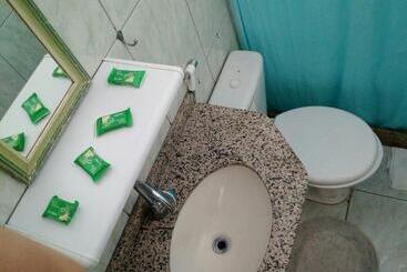 פנסיון Suítes Tropicana Guesthouse