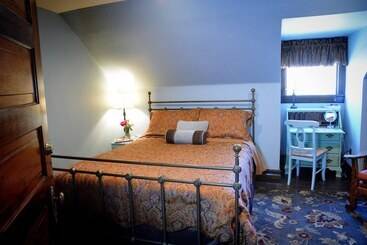 酒店 Iron Horse Inn