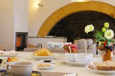 Bed and Breakfast Casale Laurus
