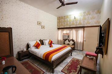 Hotel Chandrawati Palace