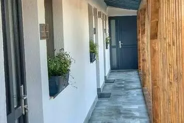 پانسیون Corvin Guesthouse