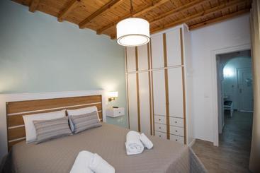 ツーリストアパートメント Filoxenia Apartments