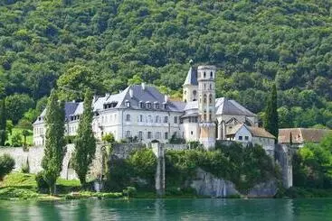 Отель Ibis Styles Aix Les Bains Domaine De Marlioz