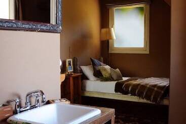 پانسیون Los Juncos Patagonian Lake House