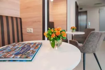 City Park Apart Hotel By Chm