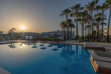 ホテル Delfina Tropic Beach