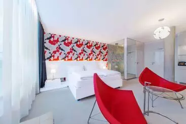 هتل NH Bratislava Gate One