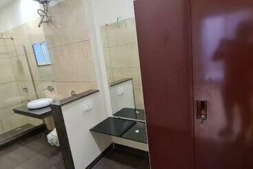 Bed and Breakfast Sangat Homestays