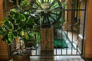 هتل Colonial Rivera